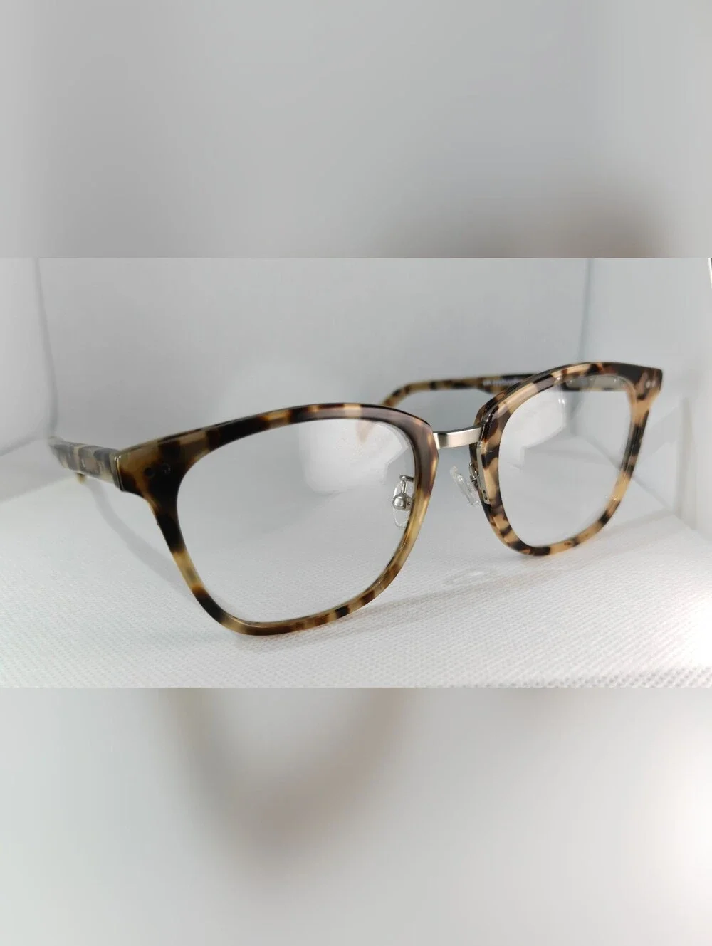 Tortoiseshell Women's Eyewear Classic Clubmaster Style.